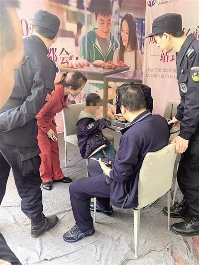 5岁男孩被扶梯所伤 快来看看注意事项