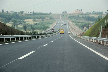 4月29日凌晨至5月1日 高速路小车免费通行