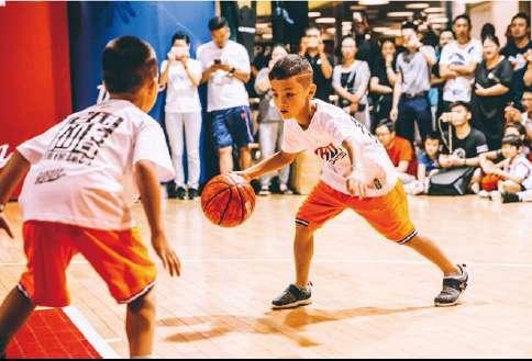 青少年篮球发展联盟来渝 NBA球星艾弗森任首席教练