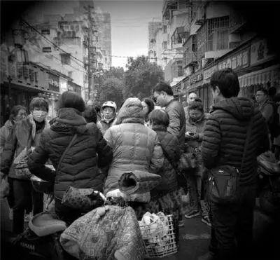 钱宝网300亿大骗局崩了 投资人却要把骗子"保出来"