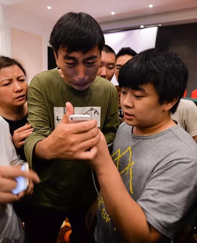 东方之星陨落长江特写:不到1分钟船就翻了