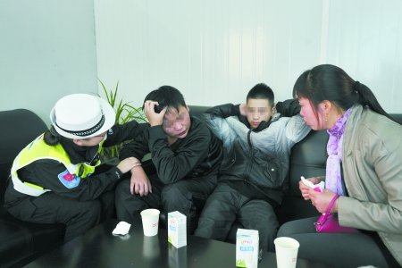 拒绝剪成学生头+两<em>初中男生</em>相约离家出走