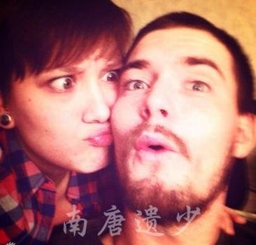 周华健19岁混血女儿+与男友亲密照曝光(图)