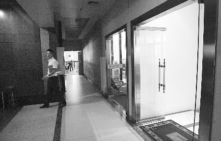 浩博天庭车库不设防 红鼎国际保安如同虚设