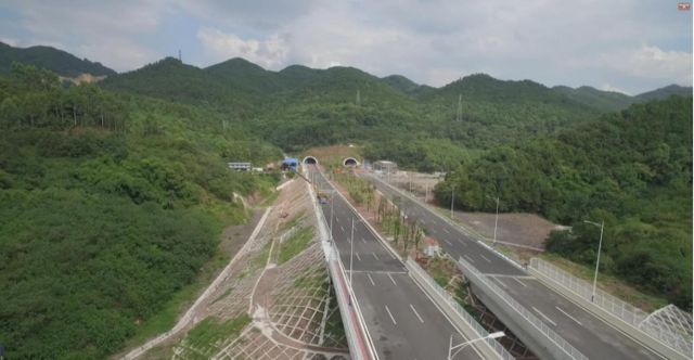 华岩隧道今日通车 10分钟穿越中梁山直达白市驿