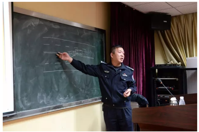 万州警方首支交通保畅机动队成立 它影响每一位万州人