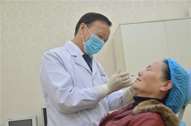 不愿老去 花样奶奶天妃造美迎新年