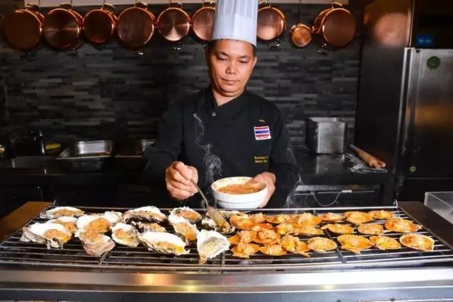 重庆融汇丽笙酒店倾情推出“双城计主题海鲜自助晚餐”