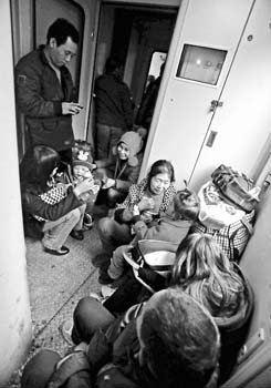 明日起可以通过上网或电话订除夕火车票了