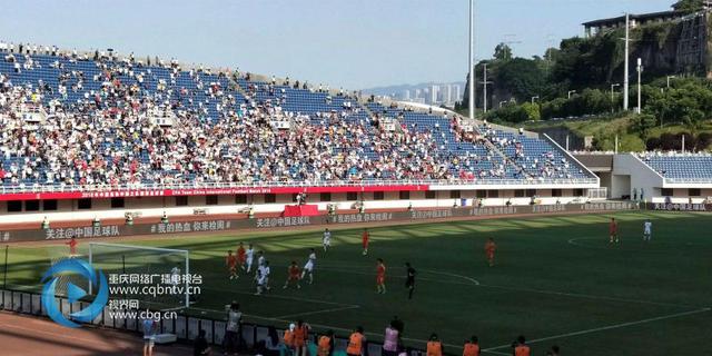 U23国男足6:2大胜U23朝鲜 近2万人观看比赛