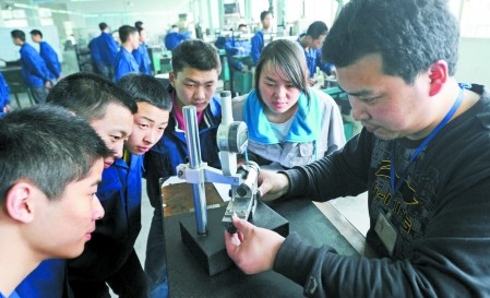 我市组合拳发展职教 3成中职生可升高职