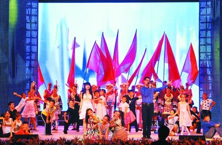 组图:今明天气适合出游 下午到成都动车有票