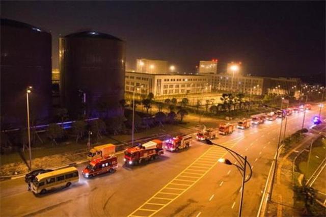 重庆江北机场众多消防车扑救飞机火灾?