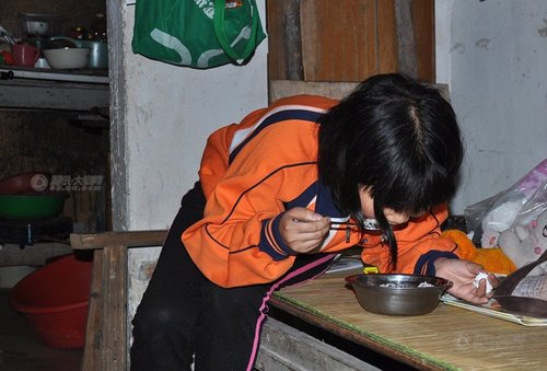 儿子性侵母亲