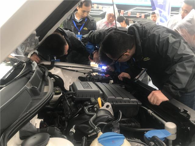 搭建技术交流平台 两江新区举办机动车维修行业职业技能大赛
