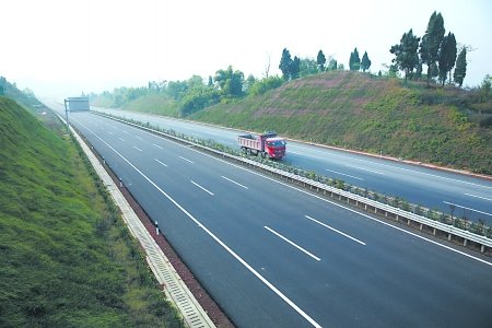 成渝复线高速重庆段25日通车 两个半小时到成都