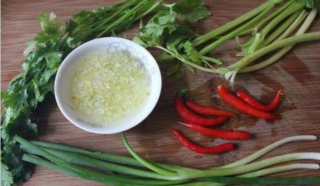 大厨为啥爱用“蒜水”而不是蒜末?_大渝网_腾讯网
