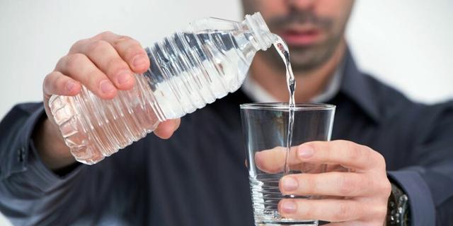 饮水过多易致命 哈佛研究告诉你如何正确饮水