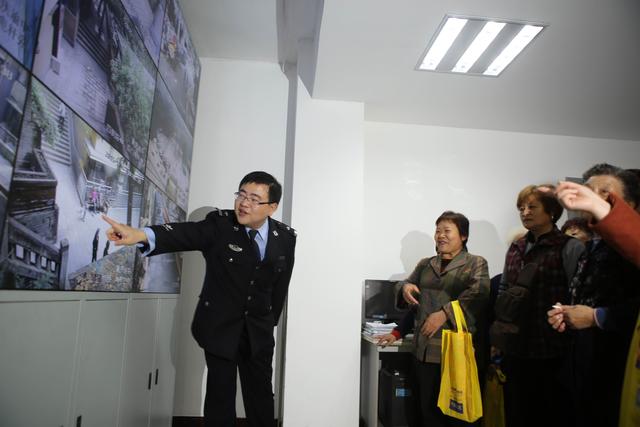 300多居民体验民心天网 视频中能看到自己邻