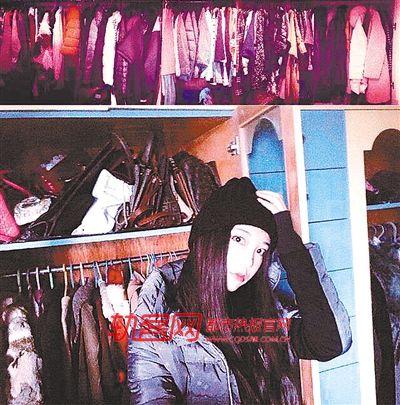 大四女生有衣上千件 每天纠结怎么穿