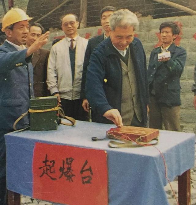 重庆最堵隧道的秘密：工人组敢死队写遗书挖隧道