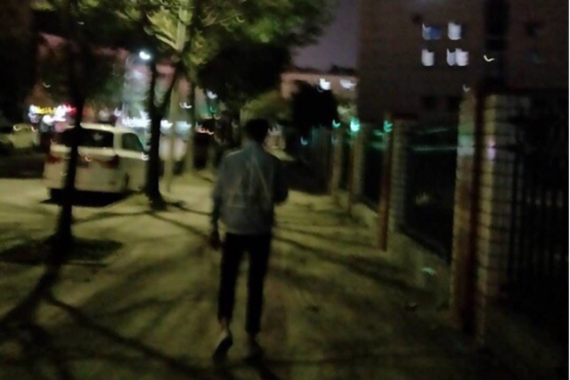 下班路上的表弟 下班路上的表弟