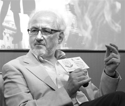 莱布雷希特:古典音乐评论人改行写小说 50岁出