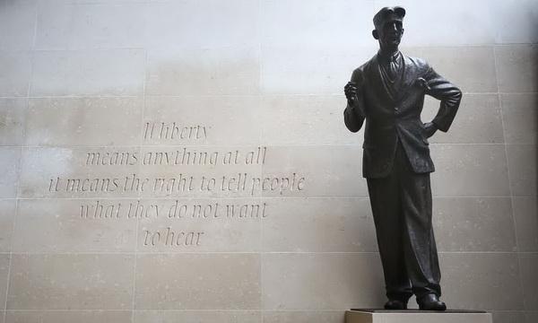 乔治·奥威尔回来了 ,等比例雕像树立在BBC总部_文化_腾讯网