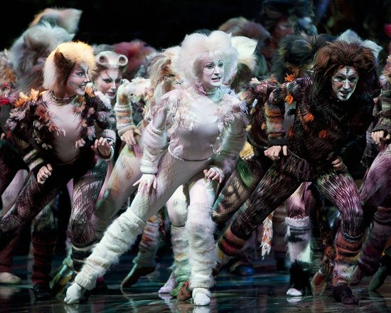 演出票价世界最高 降价或可抑公款消费