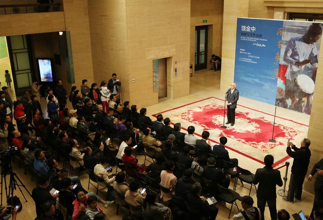 “西去东来——饶金中油画写生作品展”亮相中国美术馆