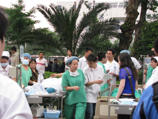 窮人怎麼躲地震