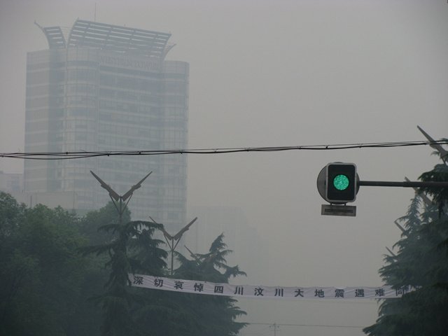 窮人怎麼躲地震