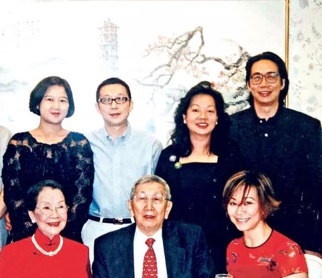 林燕妮，維多利亞港上的那一抹粉紅……