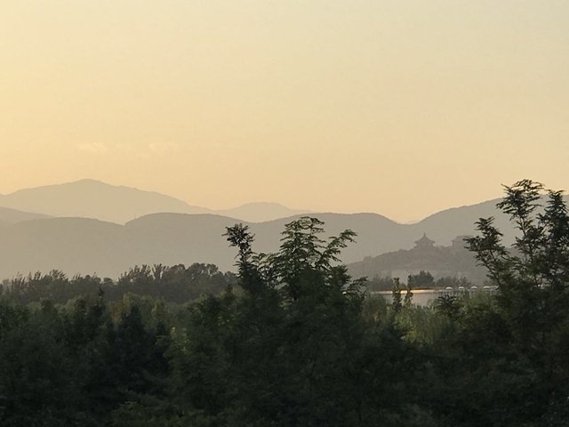 颐和园万寿山坐拥金山之南 颐和园万寿山坐拥金山之南