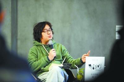 阿乙：国内驻店作家第一人  自称“穷作家”