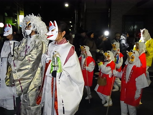 日本人為什麼一過節就喜歡排隊遊行