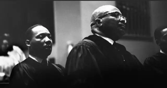 非暴力主张者马丁·路德·金如何成为了暴力的牺牲品