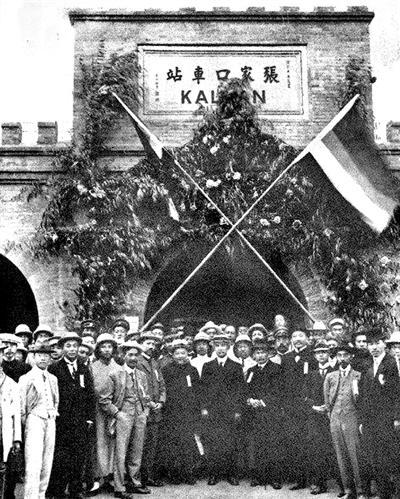 张家口火车站停用 105年历史铁轨仍未腐朽