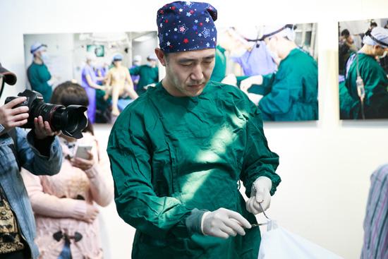 “熵–—韩啸行为艺术展”在798国际艺术区举行