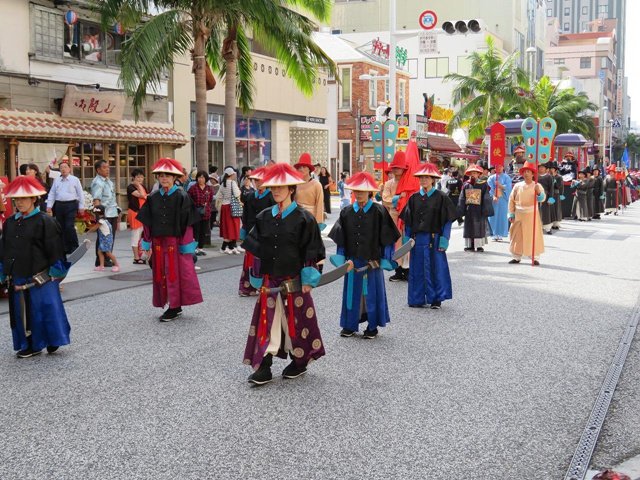 日本人為什麼一過節就喜歡排隊遊行