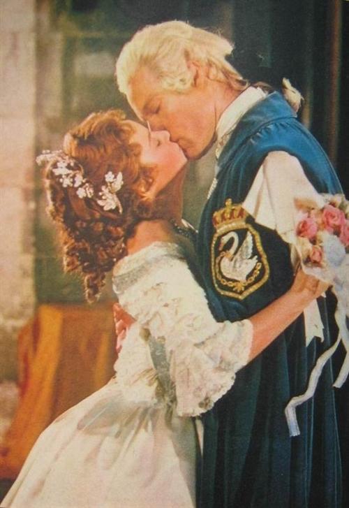 1979年《大众电影》登“灰姑娘”吻照曾引发大讨论_文化_腾讯网