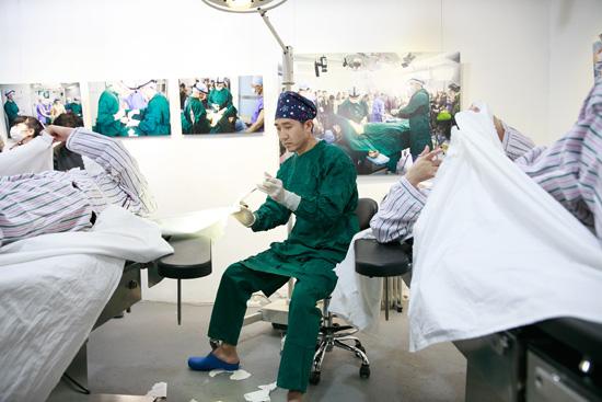 “熵–—韩啸行为艺术展”在798国际艺术区举行