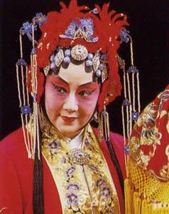 李世济饰《锁麟囊》薛湘灵