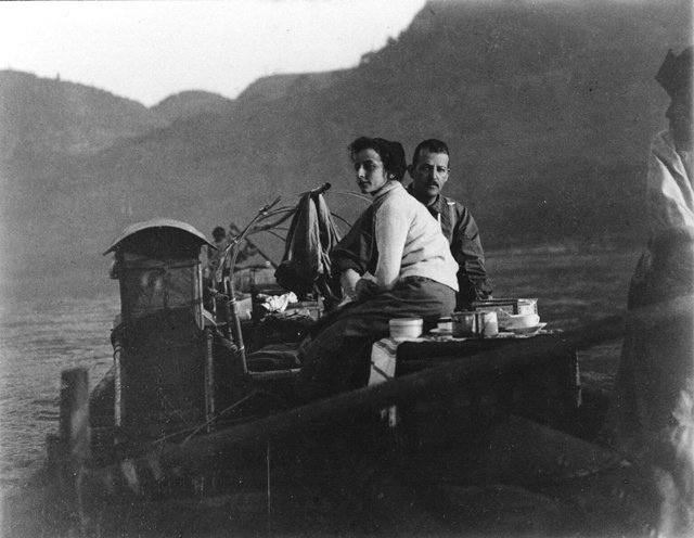 照相機入川之路