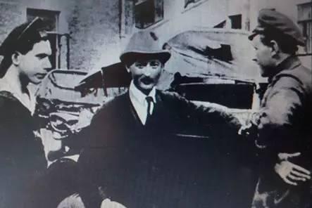 闻一:全俄肃反委员会对俄共中央说不!