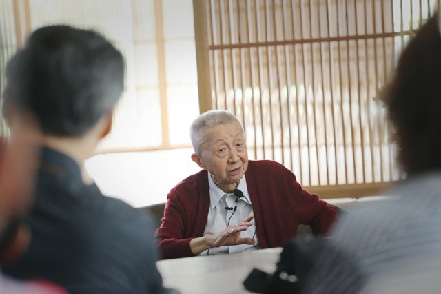 流沙河先生,图片提供:麓客学社·钟鸣翔 流沙河先生,图片提供:麓客学社·钟鸣翔
