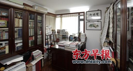 篆刻家周建国讲究空间利用 书房布置如篆刻风格_文化_腾讯网