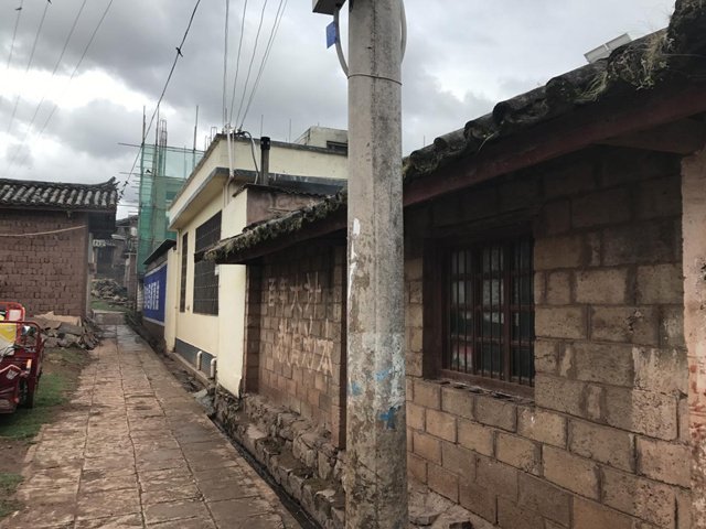 有人可以千萬逃稅，這些孩子們卻在喝著渾水