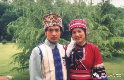 贾宝玉与顾城:两个拒绝长大的孩子