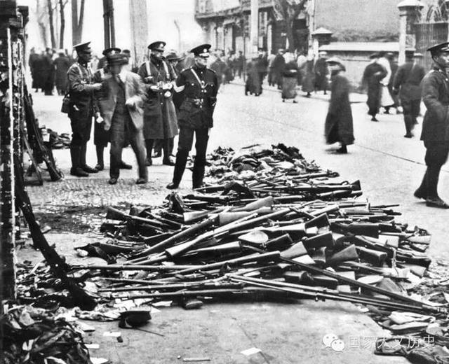 国民党为什么那么容易分裂？